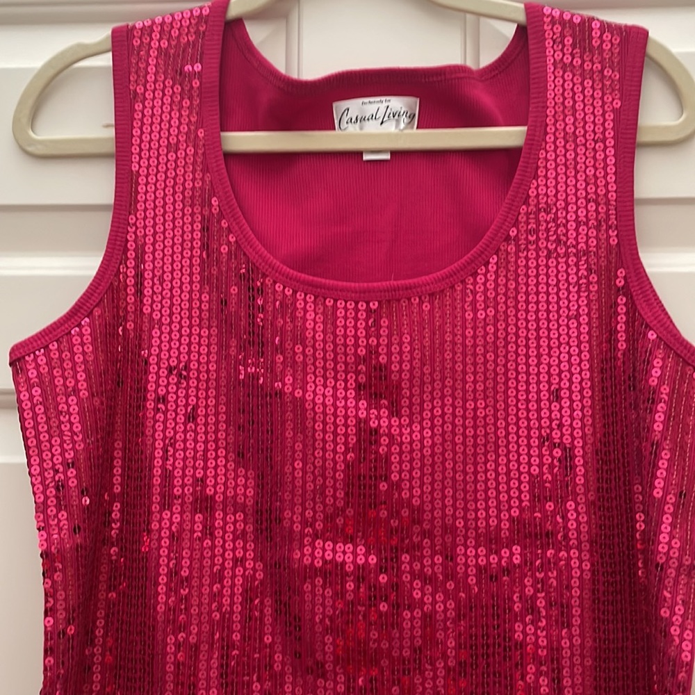 Casual Living Sequin Front Ribbed Tank Shirt Size XL in Barbie Pink Like New - Picture 2 of 8